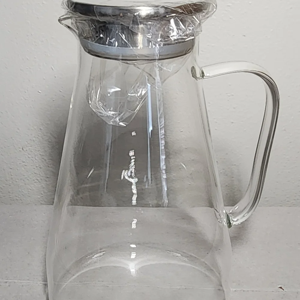 Stylish Glass Pitcher with Silver Lid - 68 Oz - Picture 15 of 16